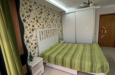 Rent of a furnished 3-room apartment, 80 m², with a sea view, Faleza Nord, Constanța, Romania